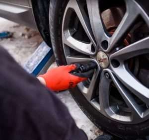 Сезонная смена шин: секреты успешной "переобувки" 3 Сезонная смена шин: секреты успешной "переобувки"