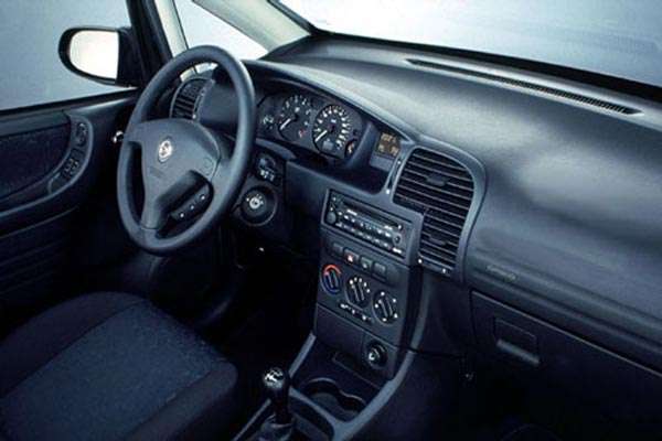 sushka salona opel zafira 2 2 l 2001 goda na drive2