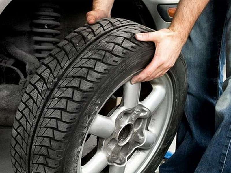 moskvichej poprosili smenit letnjuju rezinu na zimnjuju