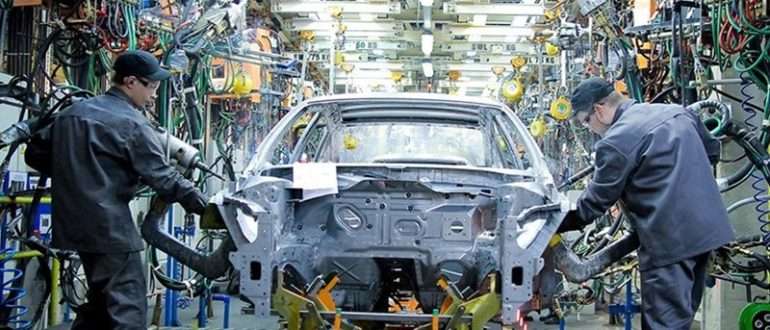 na byvshem avtozavode nissan nachnut sobirat avtomobili lada