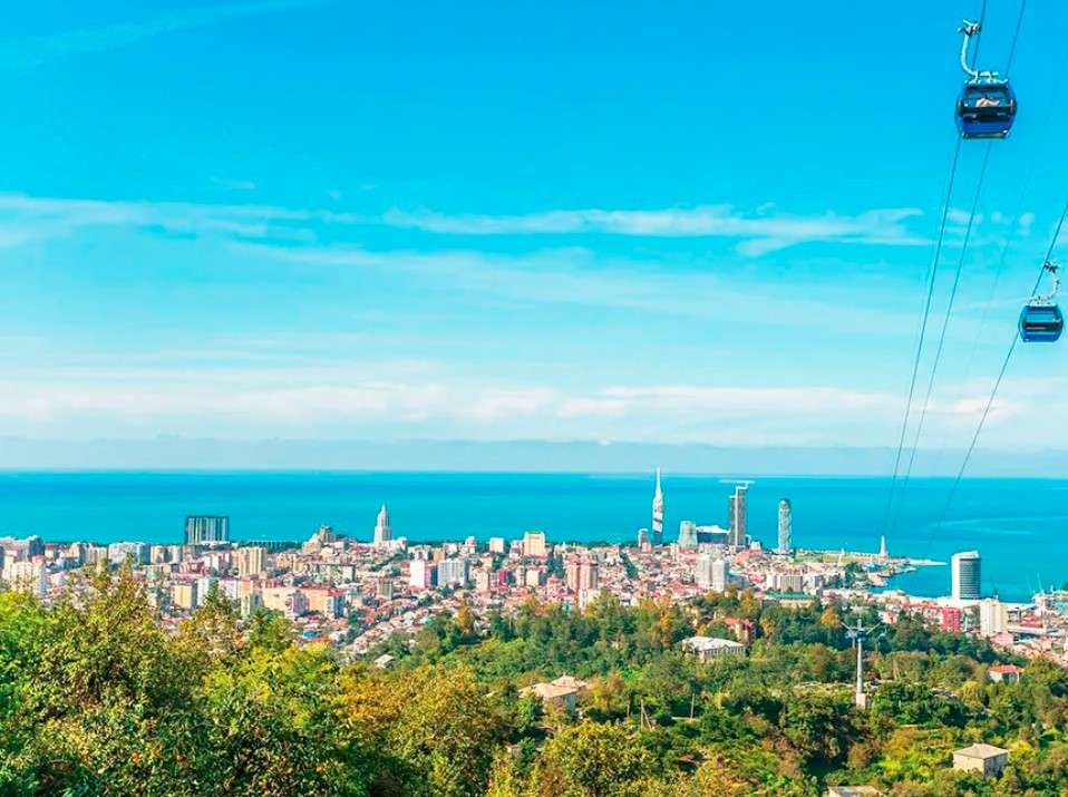 Путешествие в Батуми: Когда аренда автомобиля становится необходимостью
