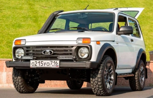 Предсерийную Lada Niva Sport показали на фото