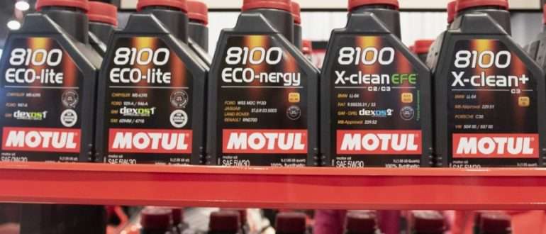 Синтетические и полусинтетические масла Motul: в чём разница?