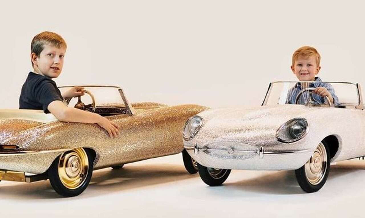 kak u papy detskie benzinovye superkary kopii legendarnyh avtomobilej